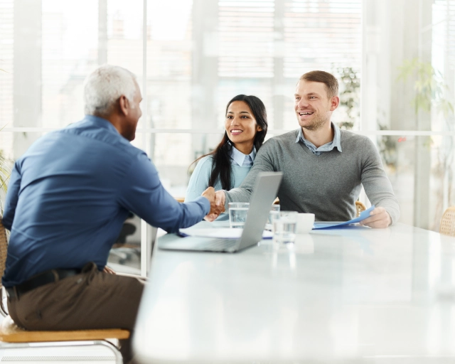 Broker working with couple